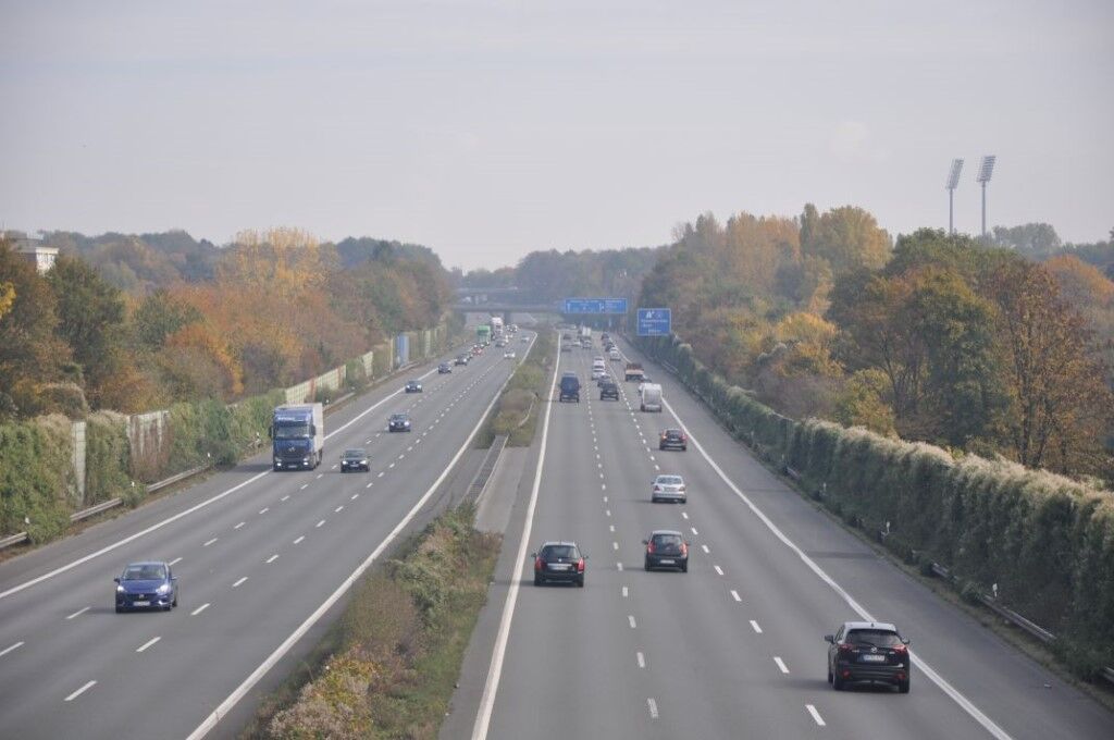 Blick auf eine Autobahn von oben