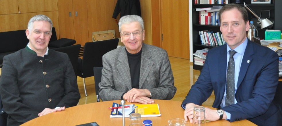 Jan Seidel und Max Feichtner mit Joachim Poss im Gespräch