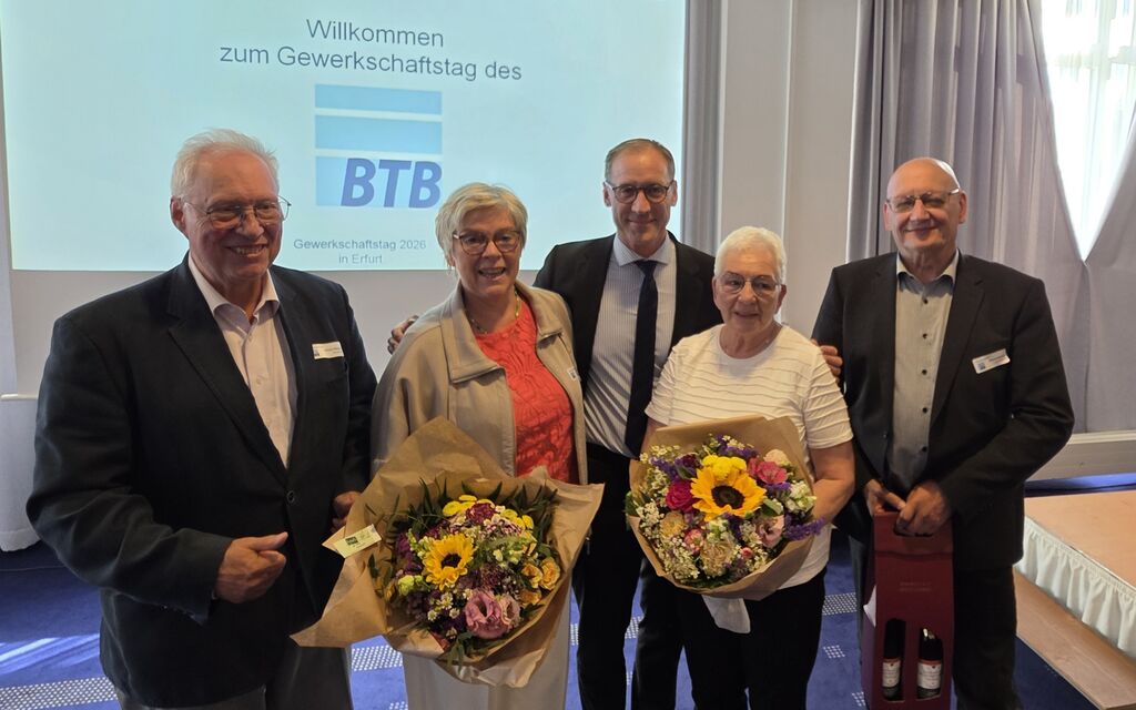 Bertram Wassong, BTB Geschäftsführer und Jan Seidel mit den neuen Ehrenmitgliedern: Andrea Arnold, Roswitha Wiest und Wilhelm Burgbacher neue Ehrenmmitglieder