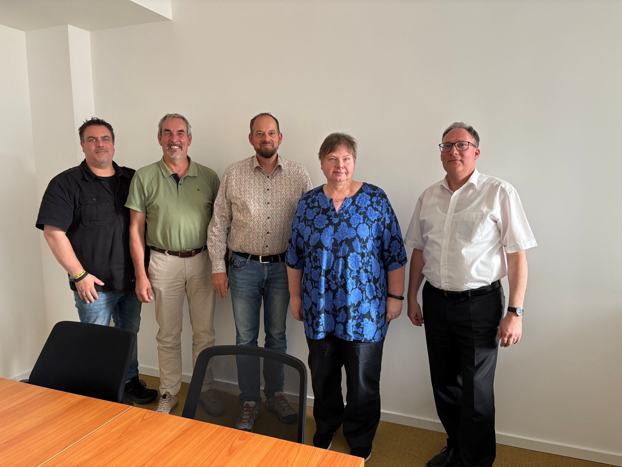 Gruppenbild von Doris Drescher (Präsidentin FBA), Steffen Liney (Referatsleiter Z4 im FBA) und dem Vorstand der BTB GIS