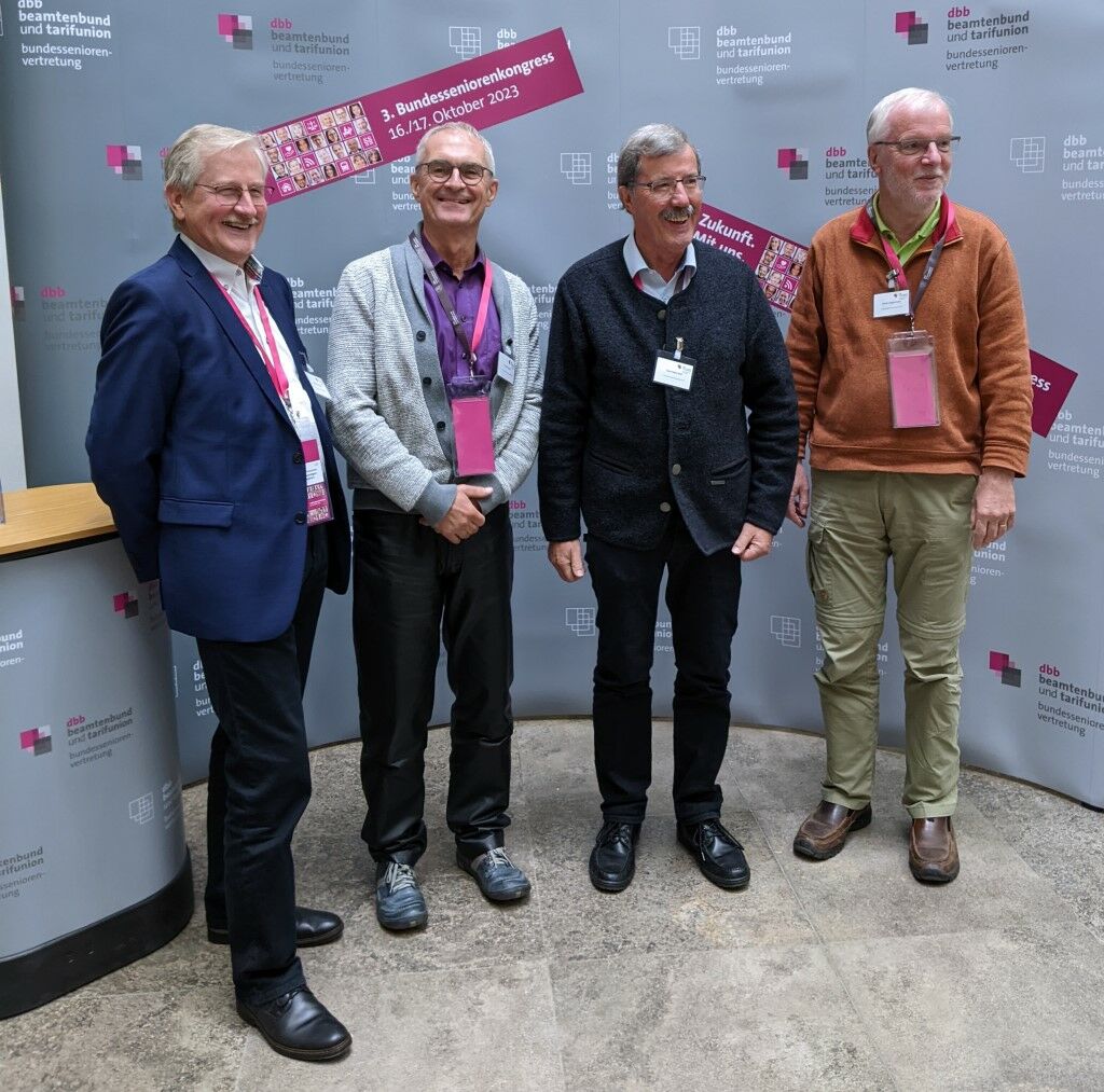 Werner Wagener (stellv. Vorsitzender BTB-Bundesseniorenvertretung), Frank Herzig (Vertreter dbb Thüringen), Karl-Heinz Boll (Vorsitzender BTB-Bundesseniorenvertretung) und Ulrich Zeigermann (Vorsitzender BDF-Bundesseniorenvertretung) nahmen vom BTB und BDF (Bund Deutscher Forstleute) am dbb Bundesseniorenkongress teil. BTB und BDF Seniorenvertreter